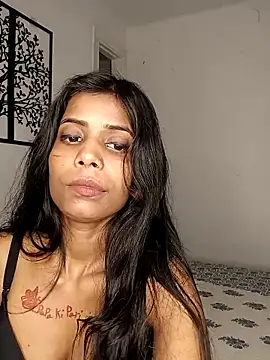 Snapshot of zoya_your chatting on 10/12/25, 04:00 zoya your online show from 10/12/25, 04:00