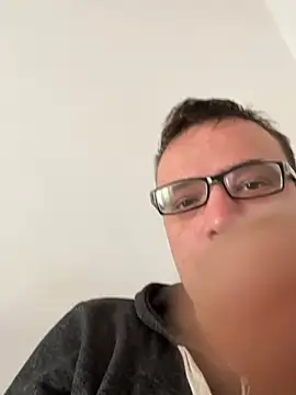 viktor1992-1-1 online show from 03/30/26, 07:20