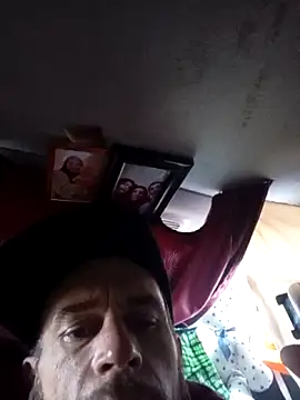 LetMeLiqU online show from 10/24/25, 10:50