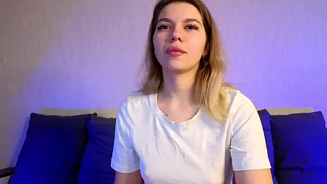 Snapshot of ashhque chatting on 12/01/25, 08:19 ashhque online show from 12/01/25, 08:19