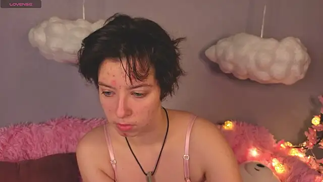 Sara Frayer online show from 02/04/26, 01:00