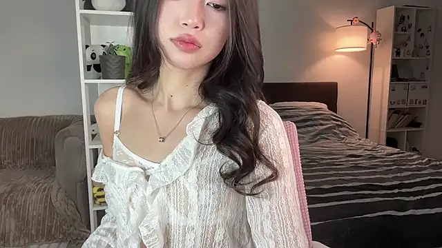 yourlittlesunrise  online show from 03/29/26, 05:40