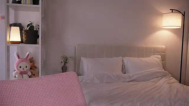 yourlittlesunrise  online show from 05/06/26, 04:52