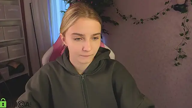 L1na Reeds online show from 04/17/26, 01:08