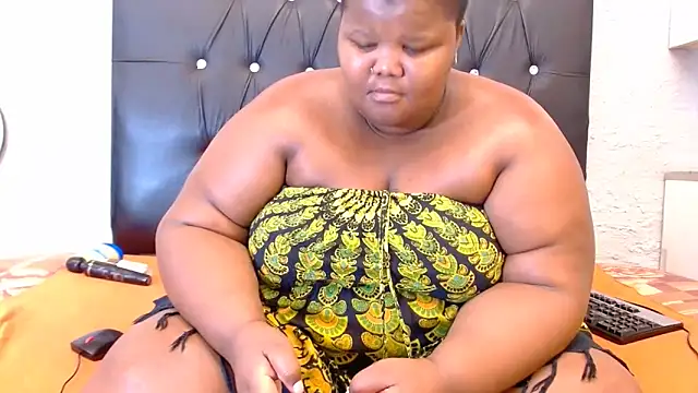 LadyBear2002 online show from 02/09/26, 08:46