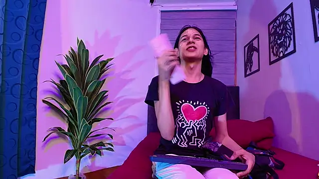 Nikki Vesper online show from 05/26/26, 03:24