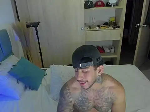 Dammianmiller online show from 07/25/26, 04:54