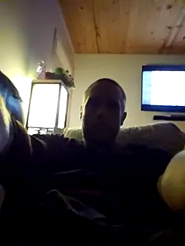 Snapshot of mcxxx87 chatting on 10/16/25, 03:29 mcxxx87 online show from 10/16/25, 03:29