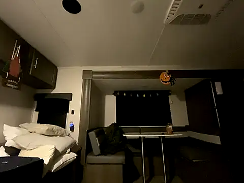 Snapshot of mcxxx87 chatting on 11/01/25, 11:01 mcxxx87 online show from 11/01/25, 11:01