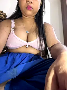 Snapshot of babbydoll-03 chatting on 11/10/25, 05:45 babbydoll-03 online show from 11/10/25, 05:45