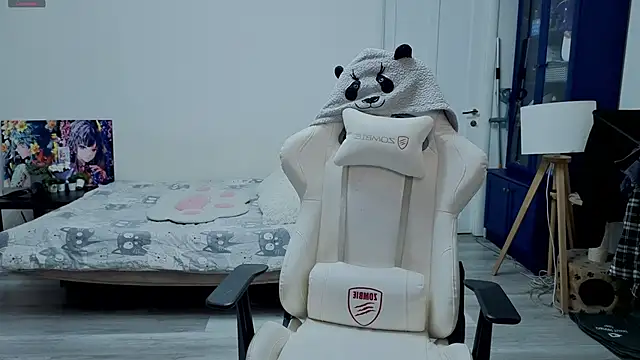 xAlisontiny online show from 11/18/25, 10:14