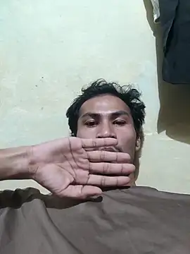 Snapshot of sunny5092 chatting on 10/18/25, 07:03 sunny5092 online show from 10/18/25, 07:03