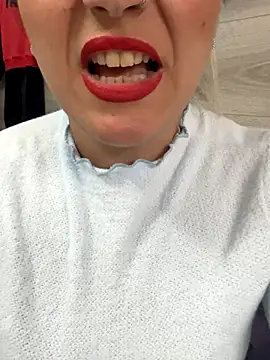 Snapshot of Daiana_Andra chatting on 10/13/25, 10:04 Daiana Andra online show from 10/13/25, 10:04