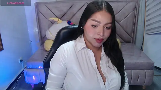 Snapshot of Dayan_v_ chatting on 11/05/25, 08:42 Dayan v online show from 11/05/25, 08:42