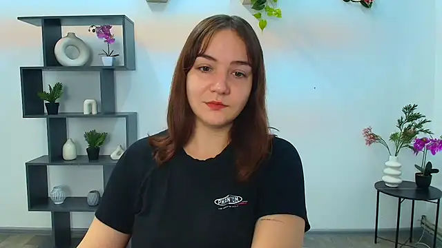 OliviaMontgommery online show from 10/10/25, 05:17