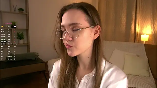 SweetSaraPie online show from 03/23/26, 05:28