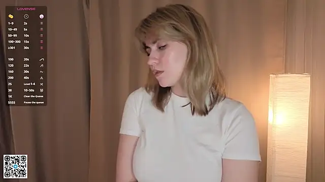 EuniceRaymundo online show from 10/28/25, 06:21