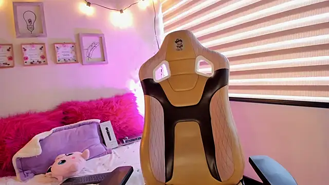 emma soffia online show from 03/27/26, 10:09