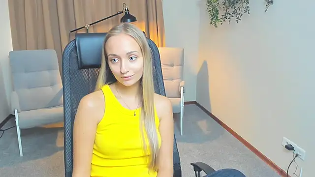 Snapshot of MikeDreese chatting on 10/14/25, 11:33 MikeDreese online show from 10/14/25, 11:33