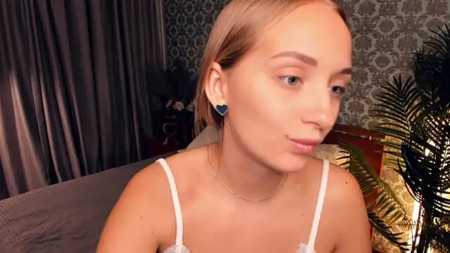 Snapshot of MikeDreese chatting on 11/09/25, 08:34 MikeDreese online show from 11/09/25, 08:34