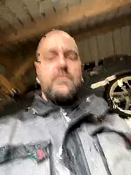 Snapshot of ju8870 chatting on 10/29/25, 11:34 ju8870 online show from 10/29/25, 11:34