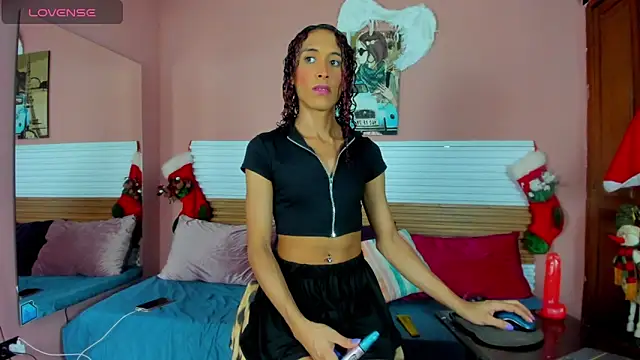 Snapshot of Tiffannydoll99 chatting on 12/18/25, 07:53 Tiffannydoll99 online show from 12/18/25, 07:53