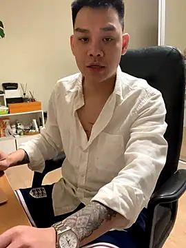 latava online show from 11/11/25, 03:12