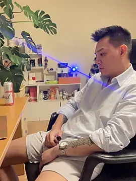 latava online show from 11/19/25, 04:29