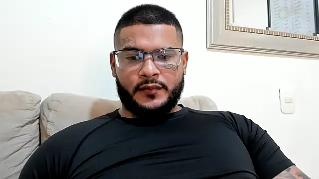 Snapshot of MICHELL_ARTHUS_ chatting on 08/08/26, 12:35 MICHELL ARTHUS online show from 08/08/26, 12:35