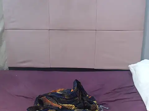 CurvyDollxx25 online show from 10/09/25, 02:20