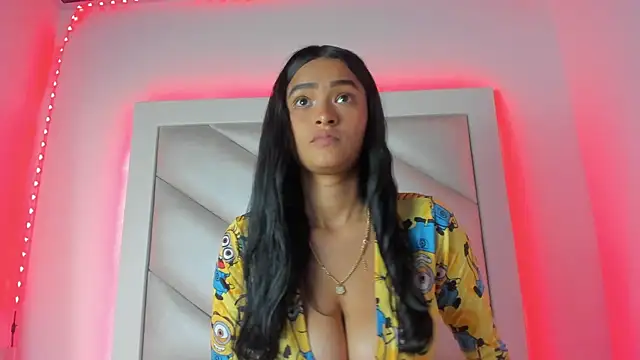 Snapshot of Madeline_jade chatting on 10/31/25, 03:29 Madeline jade online show from 10/31/25, 03:29