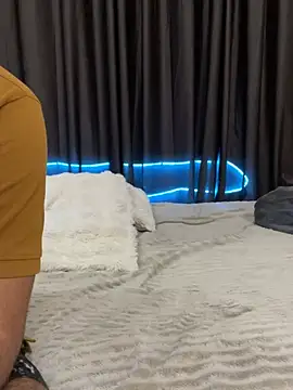 vickyandtania online show from 02/08/26, 05:05