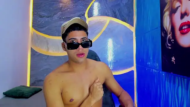 Play boys Hot2 online show from 10/30/25, 01:12