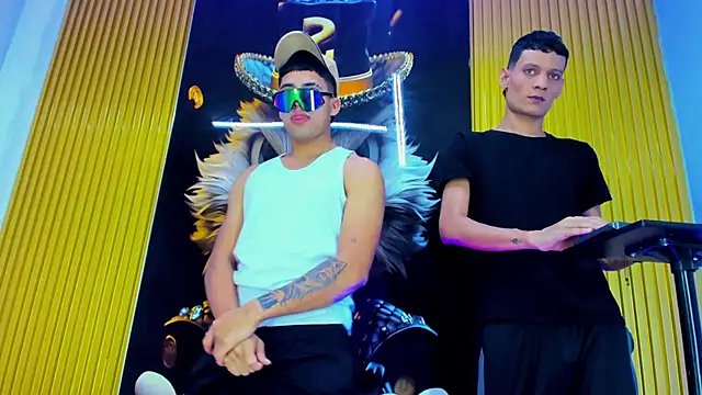 Play boys Hot2 online show from 11/17/25, 04:07