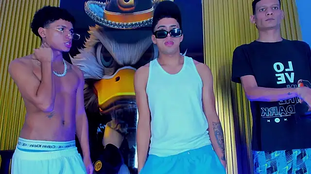 Play boys Hot2 online show from 11/22/25, 07:07