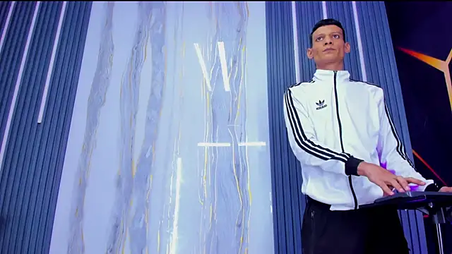 Play boys Hot2 online show from 11/24/25, 08:36