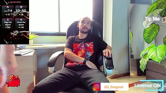 Snapshot of 2_fire chatting on 11/14/25, 07:23 2 fire online show from 11/14/25, 07:23