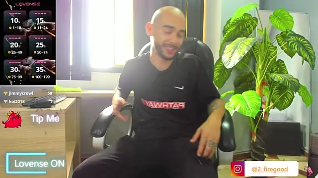 Snapshot of 2_fire chatting on 11/26/25, 07:48 2 fire online show from 11/26/25, 07:48