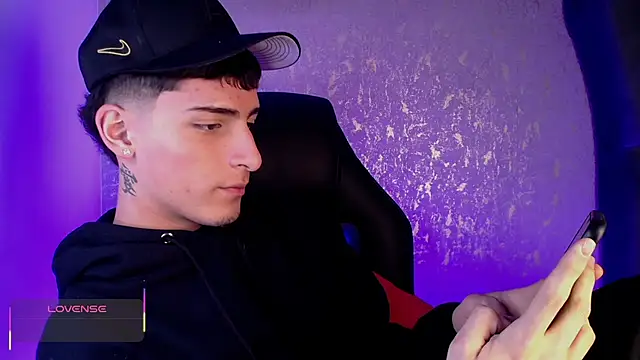 MateoMitchell online show from 11/18/25, 04:28