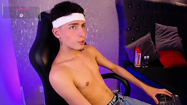 MateoMitchell online show from 12/15/25, 05:34