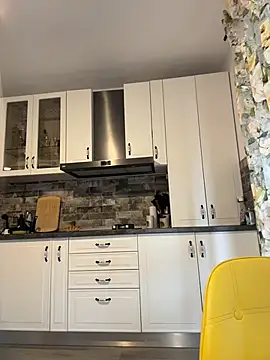 Snapshot of AvaMaddisson chatting on 11/05/25, 10:26 AvaMaddisson online show from 11/05/25, 10:26