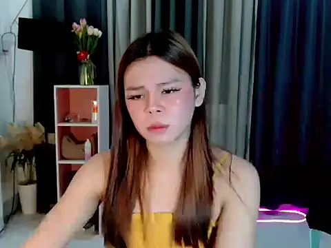 Snapshot of buttycamillex chatting on 06/03/26, 05:29 buttycamillex online show from 06/03/26, 05:29