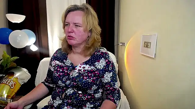 VestaWoody online show from 10/05/25, 06:23