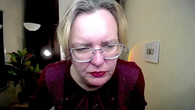 VestaWoody online show from 10/09/25, 06:11