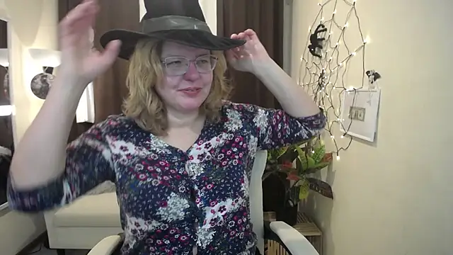 VestaWoody online show from 10/29/25, 06:59