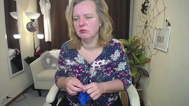 VestaWoody online show from 11/01/25, 06:59