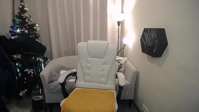 VestaWoody online show from 12/20/25, 01:18