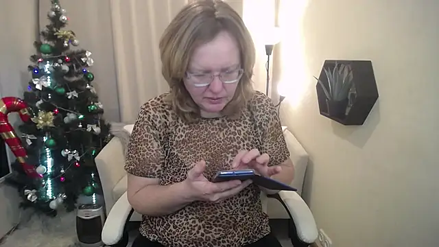 VestaWoody online show from 12/21/25, 07:26