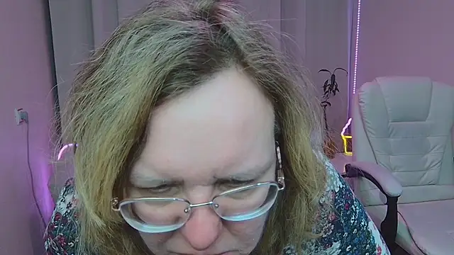 VestaWoody online show from 01/18/26, 01:04