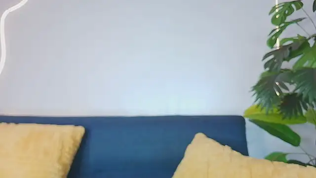 luna valen online show from 05/27/26, 04:09